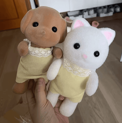 Uplift Curations 8.27 Inch Animal Figure Phone Stand Movable Limbs Cute Desktop Holder & Room Decor white Cat