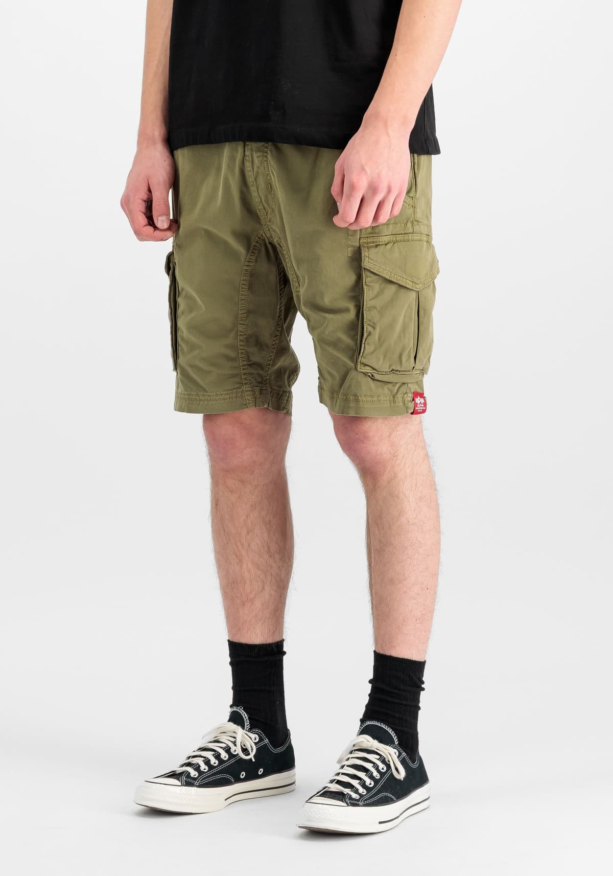 Shorts ALPHA INDUSTRIES "Cotton Twill Slim Jogger Shorts", Herren, Gr. M, Normalgrössen, grün (olive), Obermaterial: 98% Baumwolle, 2% Elastan, Hosen Shorts olive M, Normalgrössen
