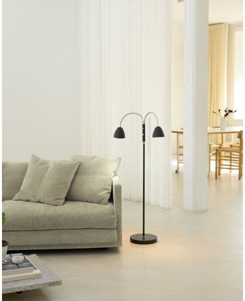 Halo Design Room 2-Arm Gulvlampe Ø10 Cm, H140 Cm, Sort/krom