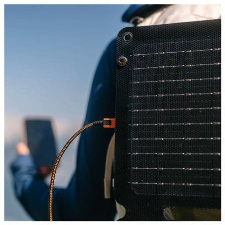 Xtorm powerful 14w solar panel ipx4 usb-c/a outputs