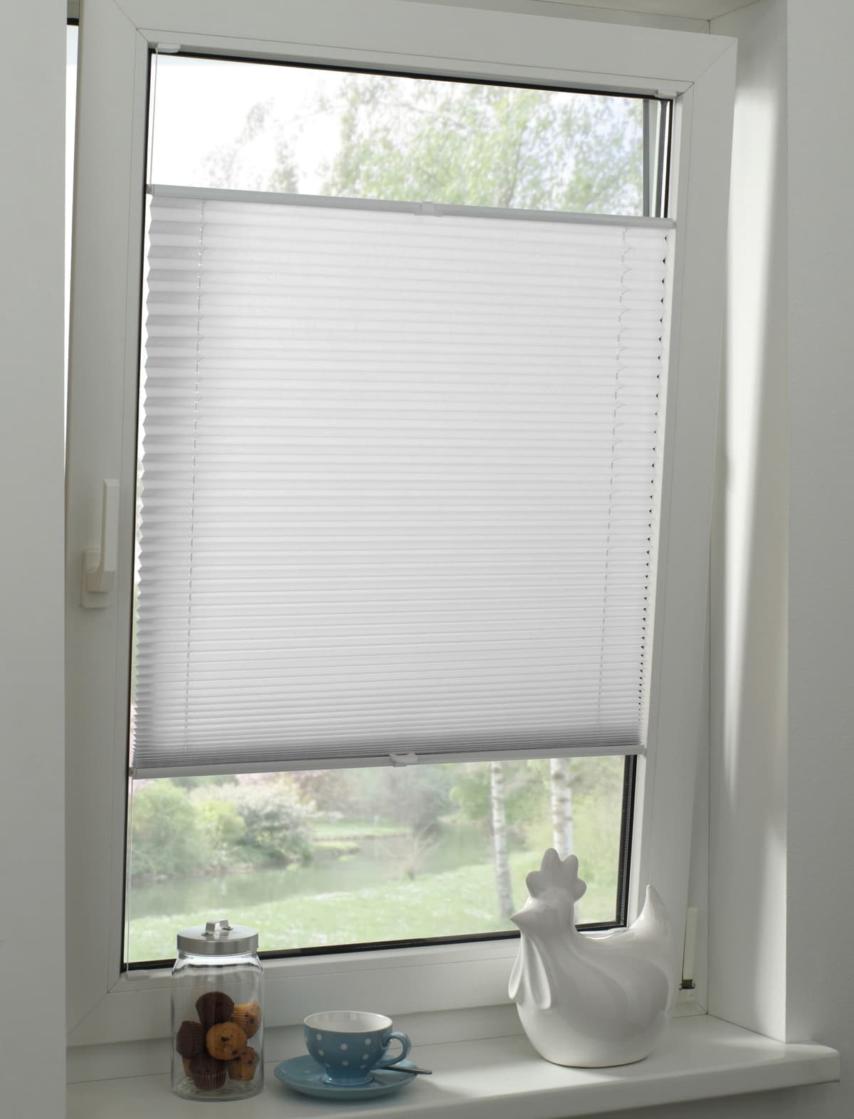 Plissee GARDINIA "Solid Plissee nach Mass, mit Bohren, verspannt, halbtransparent", weiss (weiß), B:85,5cm H:100cm, Obermaterial: 100% Polyester, Plissees, Plissee, nach Mass weiß 100cm, zweiseitig verschiebbar, 85,5cm