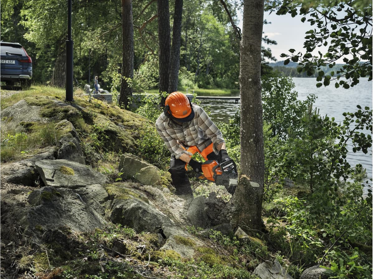 Akku-Kettensäge HUSQVARNA "242i", orange (bunt), B:24,5cm H:26,5cm, Kettensägen, Akku-Kettensäge bunt Einheitsgröße