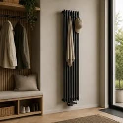 agadon Talon Garderobenheizkörper vertikal mit 4 Kleiderhaken, 1500 × 332 mm, Schwarz matt, 607 W, Mittelanschluss - 33,2 x 150 cm - Schwarz matt RAL 9005
