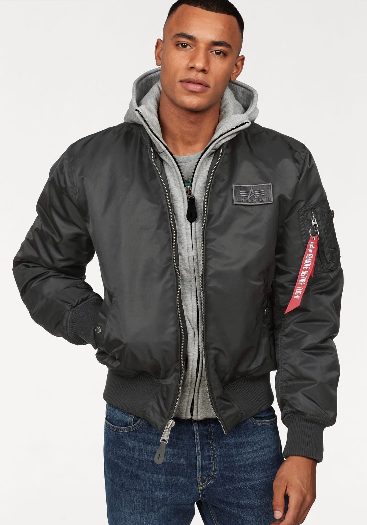 Bomberjacke ALPHA INDUSTRIES "MA-1 D-TEC", Herren, Gr. XL, schwarz (03 schwarz), Web, Obermaterial: 100% Nylon. Futter: 100% Nylon. Kapuze: 80% Baumwolle, 20% Polyester. Wattierung: 100% Polyester, unifarben, schmal, Rundhals, eingesetzt Rippbündchen, Jac