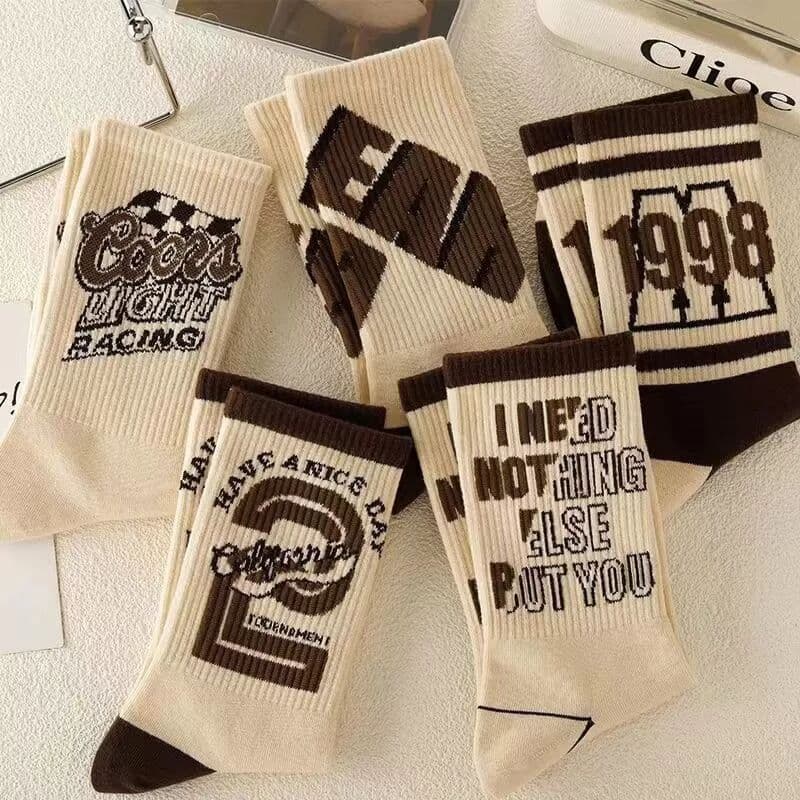 INF 8 Paar Polyester Socken mit verschiedenen Designs – Bequem und stilvoll