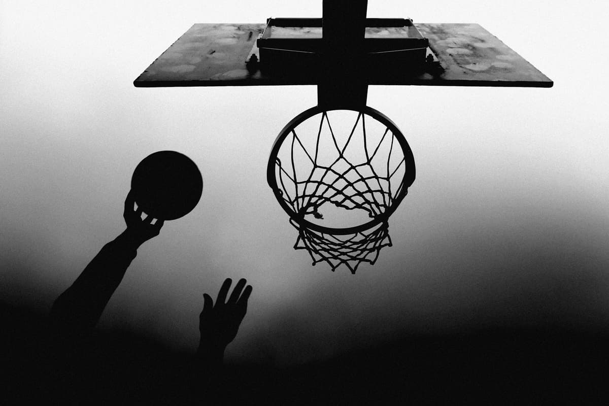Fototapete PAPERMOON "Photo-Art PAULO MEDEIROS, SPORT BASKETBALL", bunt, B:3,5m L:2,6m, Vlies, Tapeten, Fototapete