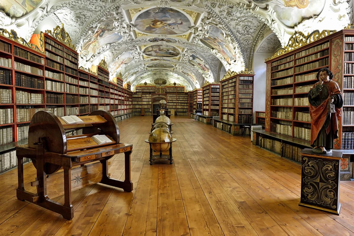 Fototapete PAPERMOON "ARCHITEKTUR-BIBLIOTHEK VON STRAHOV KLOSTER JAHR 1143", bunt, B:4m L:2,6m, Vlies, Tapeten, Fototapete bunt B/L: 4m x 2,6m, Bahnen: 8 Stk.