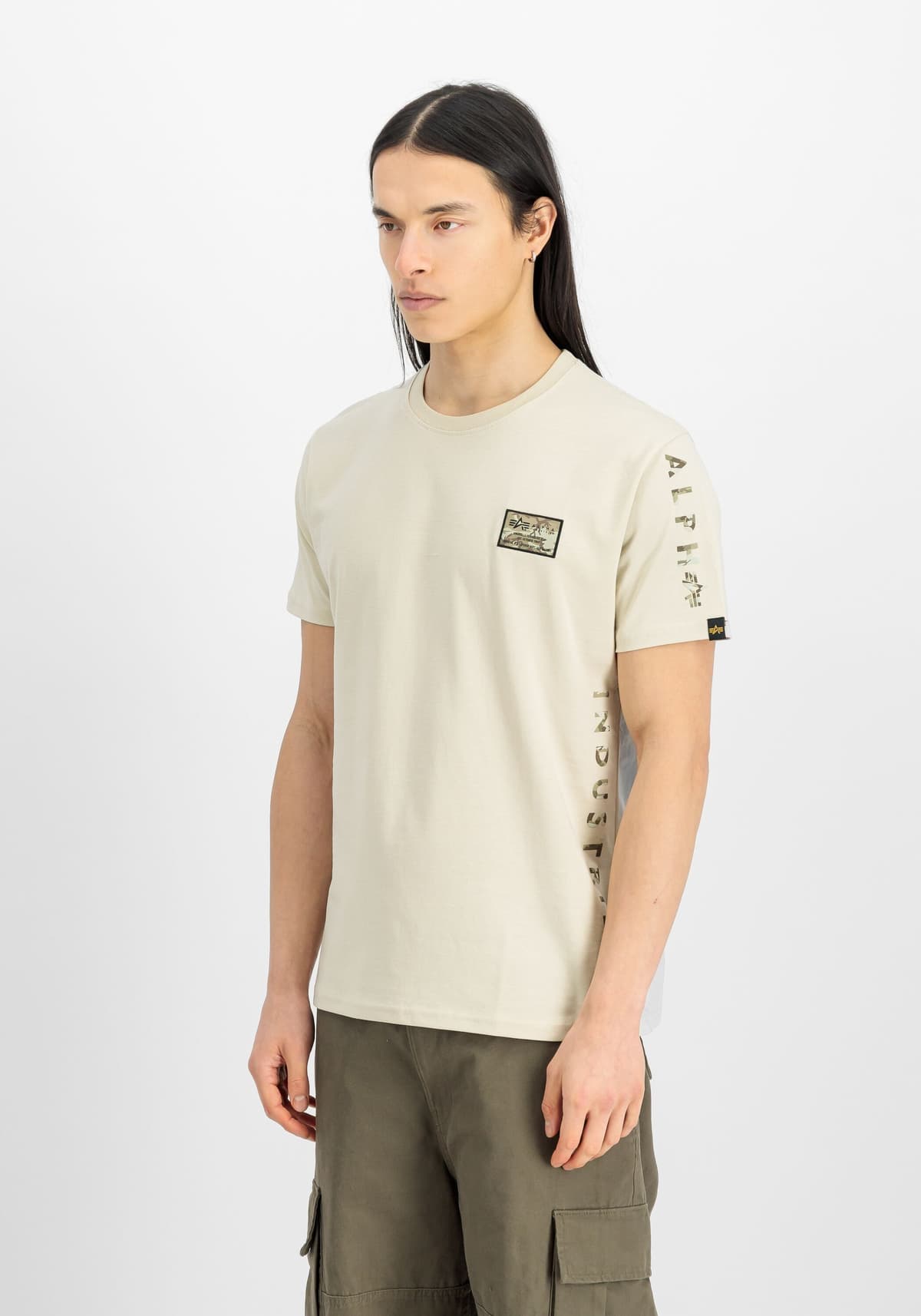 T-Shirt ALPHA INDUSTRIES "Camo Sleeve T-Shirt", Herren, Gr. S, weiß (vintage weiß), Obermaterial: 100% Baumwolle, Shirts T-Shirt