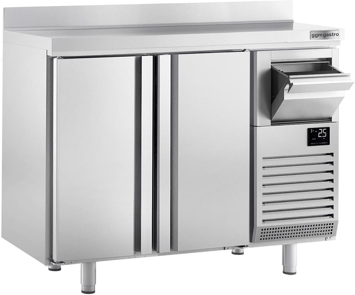 GGM Gastro Bar koelwerkbank PREMIUM PLUS - 1468x600mm - 340l - met 2 deuren, spatrand & uitklopper voor koffie zilver