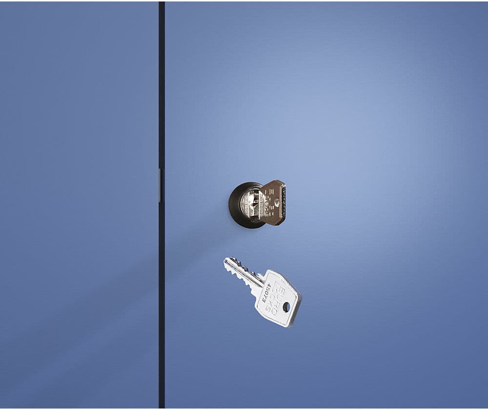 C+P Schwarz-Weiß-Spind Classic PLUS Sitzbank, schmal, 2 Abteile, verkürzte Trennwand mittig, lichtgrau / grau, B 600 mm, Zylinderschloss, untergebaut,