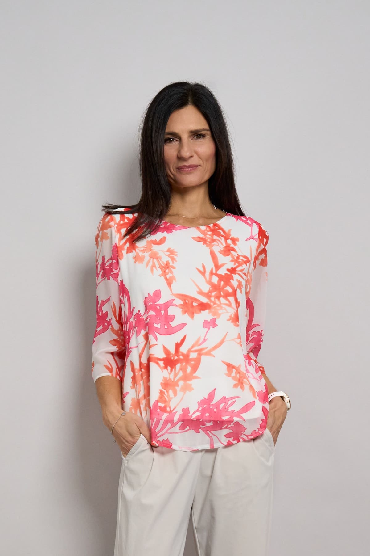 Druckbluse SEIDEL MODEN, Damen, Gr. 40, sanftes weiß, Web, Obermaterial: 100% Polyester. Futter: 95% Viskose, 5% Elasthan, gemustert, lässig geschnitten hüftbedeckend, Rundhals, Blusen Druckbluse, mit floralem Muster - MADE IN GERMANY