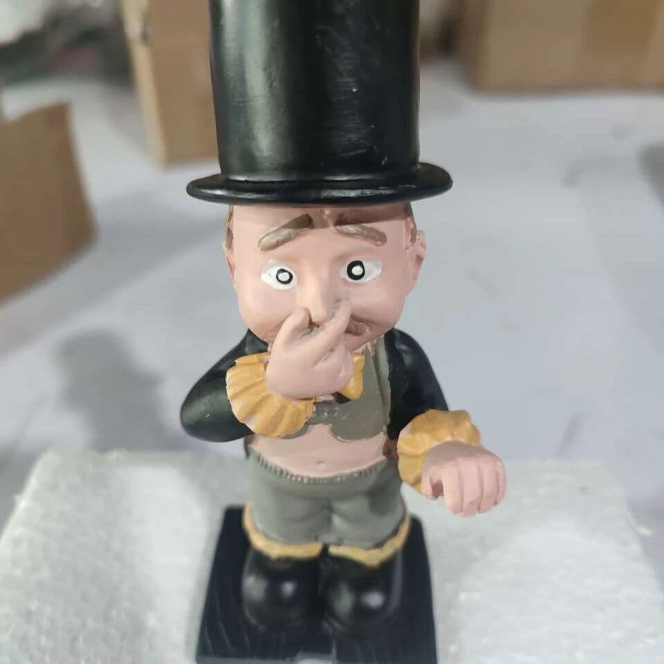 NONE Resin Toilet Butler Statue Ornament Charming Funny Bathroom Tissue Holder Statue Crafts Home Supplies Halloween Decoration Gift