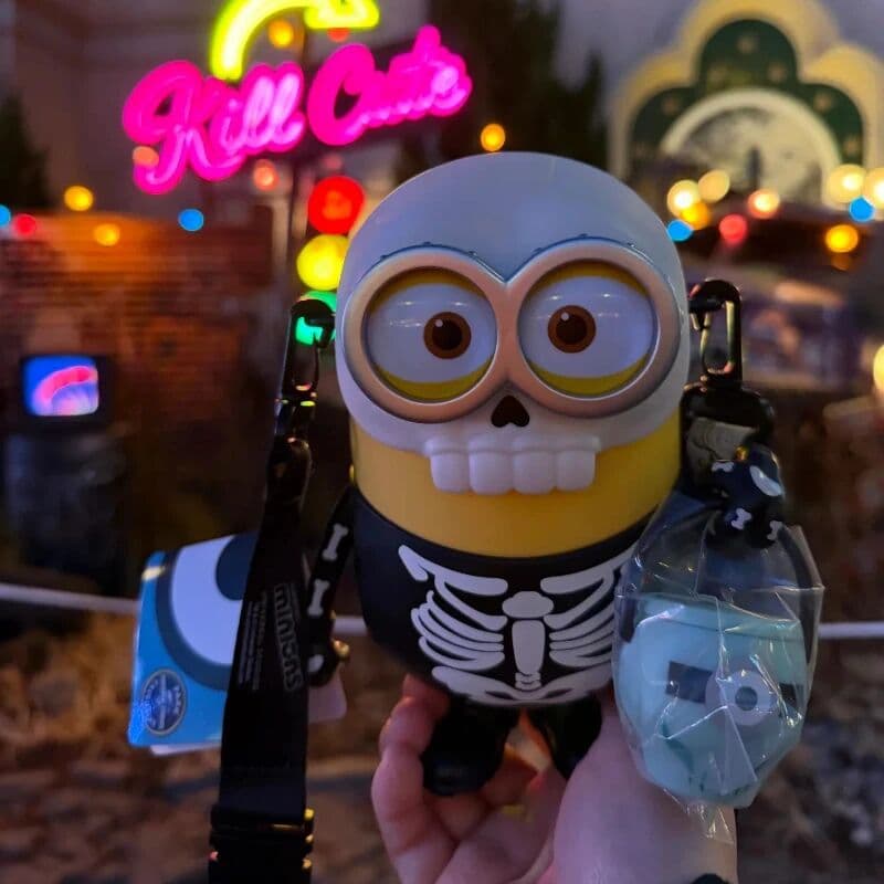Bandai 2026 Halloween Limited Minion Dave Skeleton Commemorative Water Cup Glow‑in‑the‑Dark Accessory with Straw & Shoulder Strap