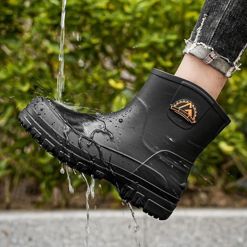 Men's rain boots four seasons new waterproof non-slip comfortable outdoor fishing shoes fashion Joker garden casual rain boots