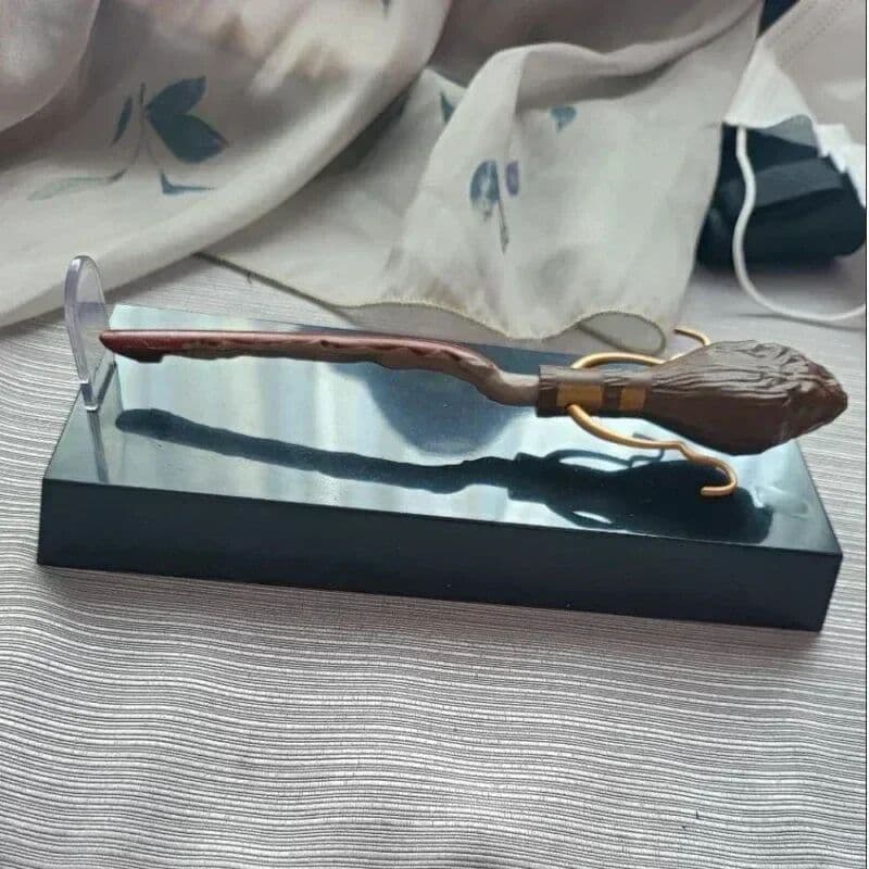 Bandai 19cm Haries Fan Cosplay Prop Levitating Potter Broomstick Pen Nimbus 2000 Firebbolt Model Magic Trick Collection Gifts Toys
