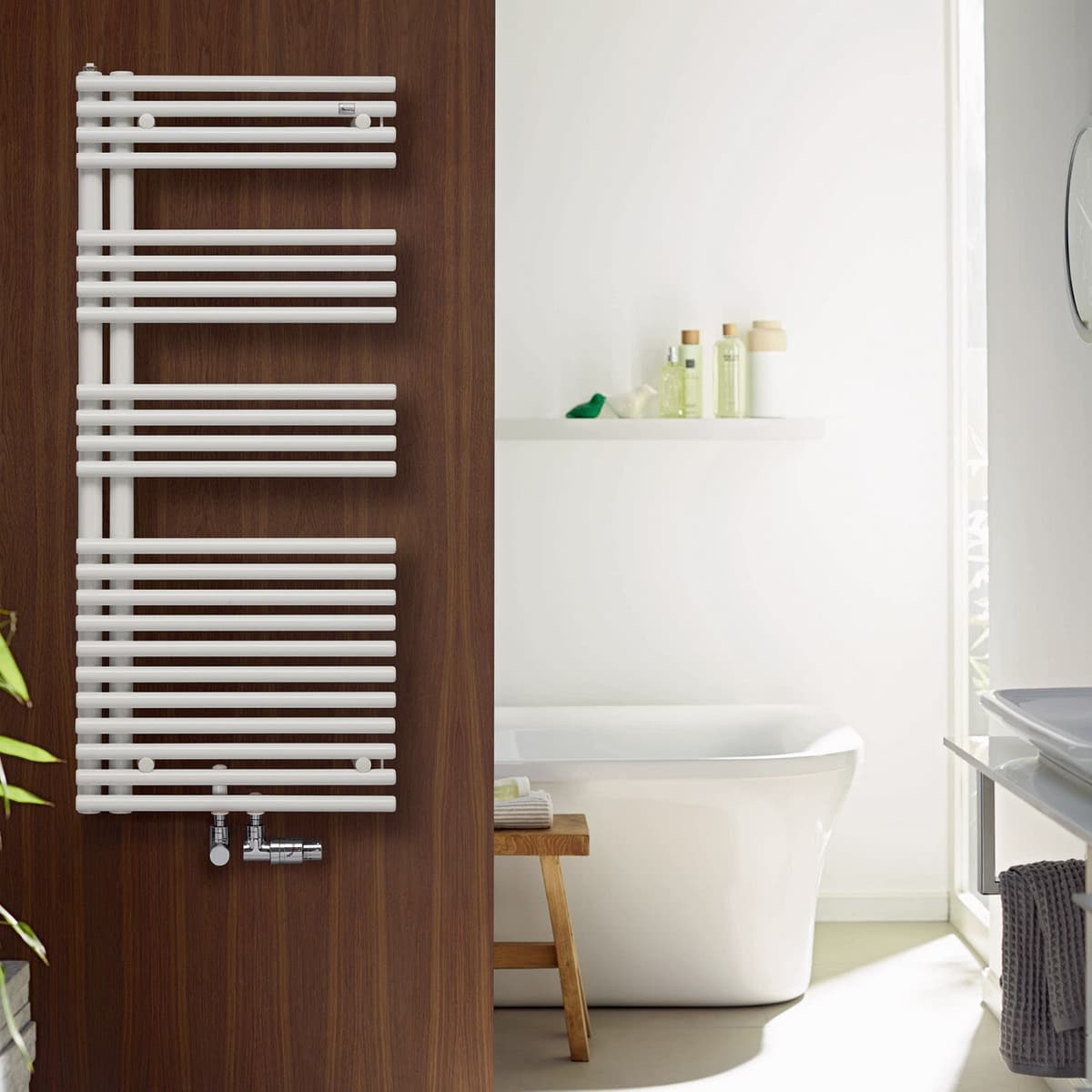 Zehnder Forma Asym LFAR-170-060-05 Badheizkörper 59,6 x 168,1 cm, mit Mittelanschluss