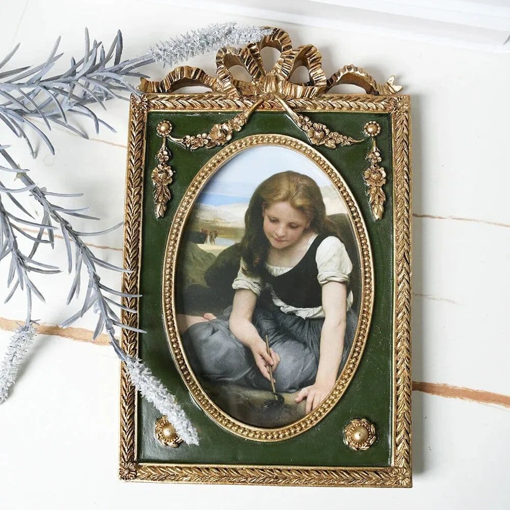 NONE Vintage Golden Carved 4x6 Picture Frame Decorative Old Fashioned Photo Frame for Table Or Wall Display Home Decor