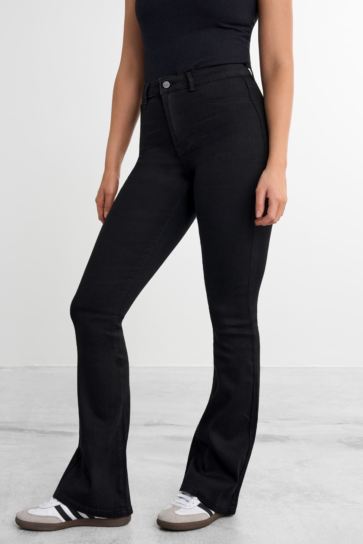 FAMME - Flare Jeans - Black / 34" / L