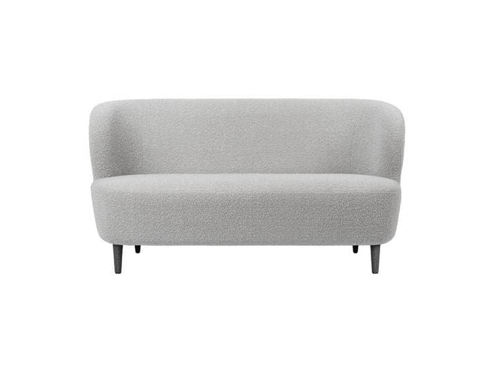 GUBI canapé STAY 150x70 cm avec les pieds en bois (Cat. D - Tissu et chêne fumé)